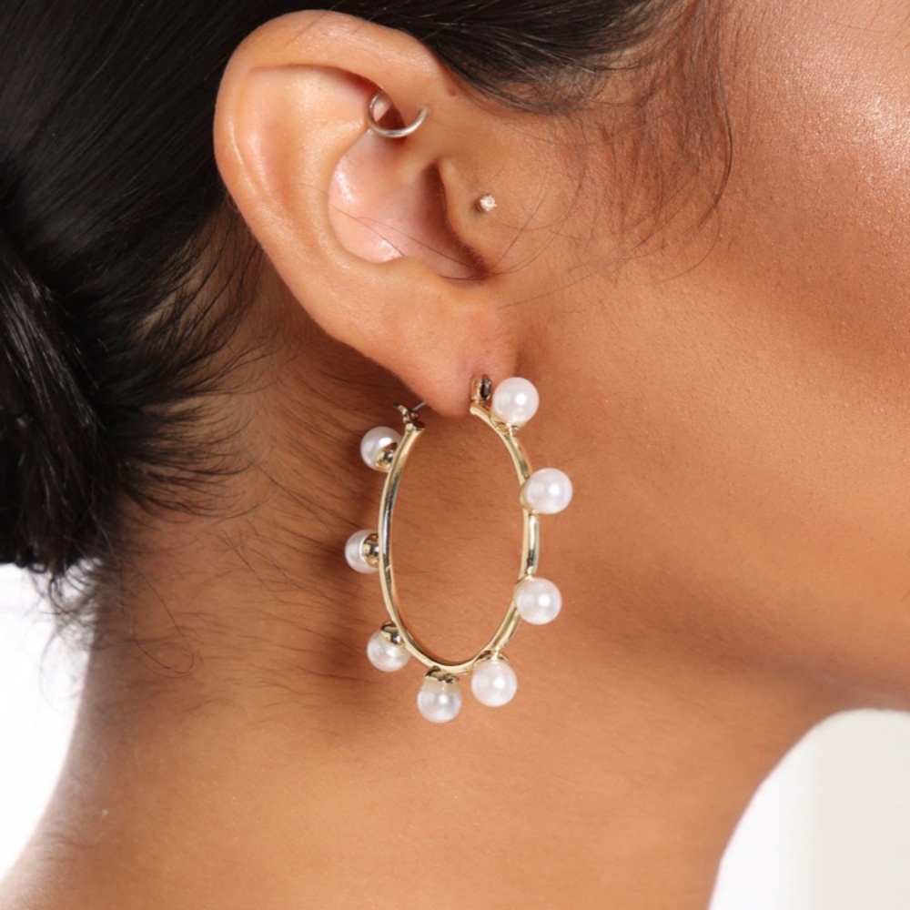 Pearl Accent Hoop Earrings ✨